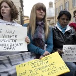 La delusione e la rabbia sul volto delle persone accorse in Piazza Montecitorio.